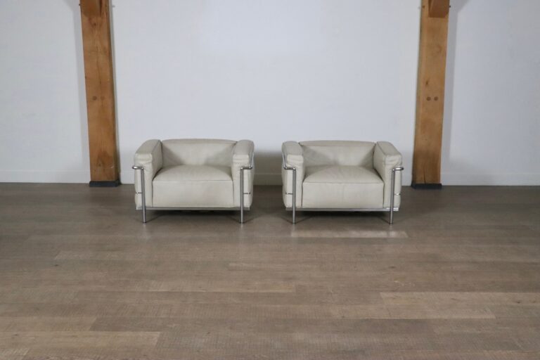 Cassina LC3 armchairs by Le corbusier in cream leather, Italy 1980s
